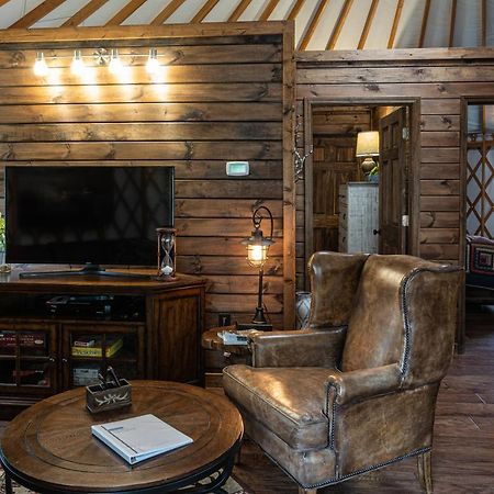 Staynantahala - Smoky Mountain Cabins And Luxury Yurts Aquone Экстерьер фото