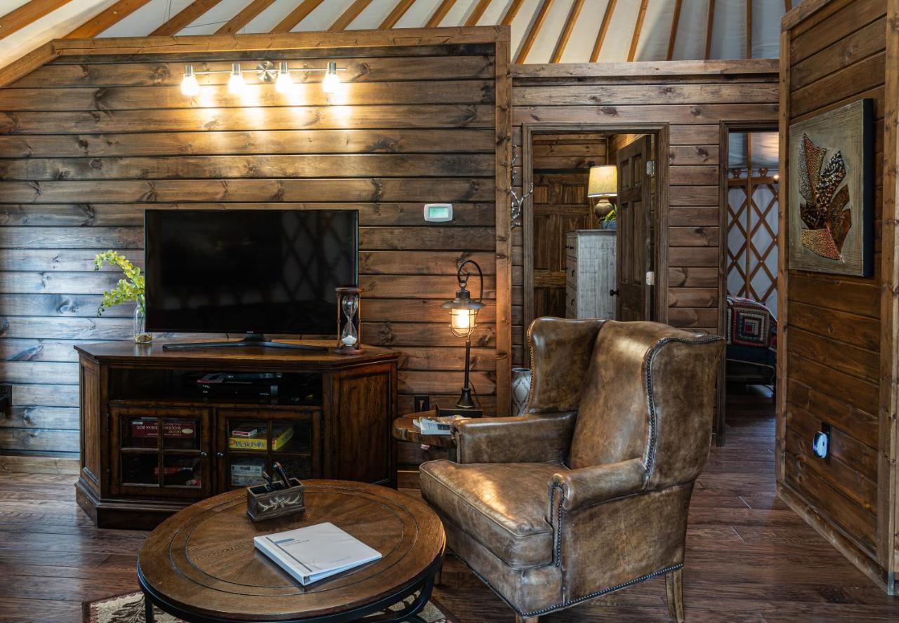 Staynantahala - Smoky Mountain Cabins And Luxury Yurts Aquone Экстерьер фото